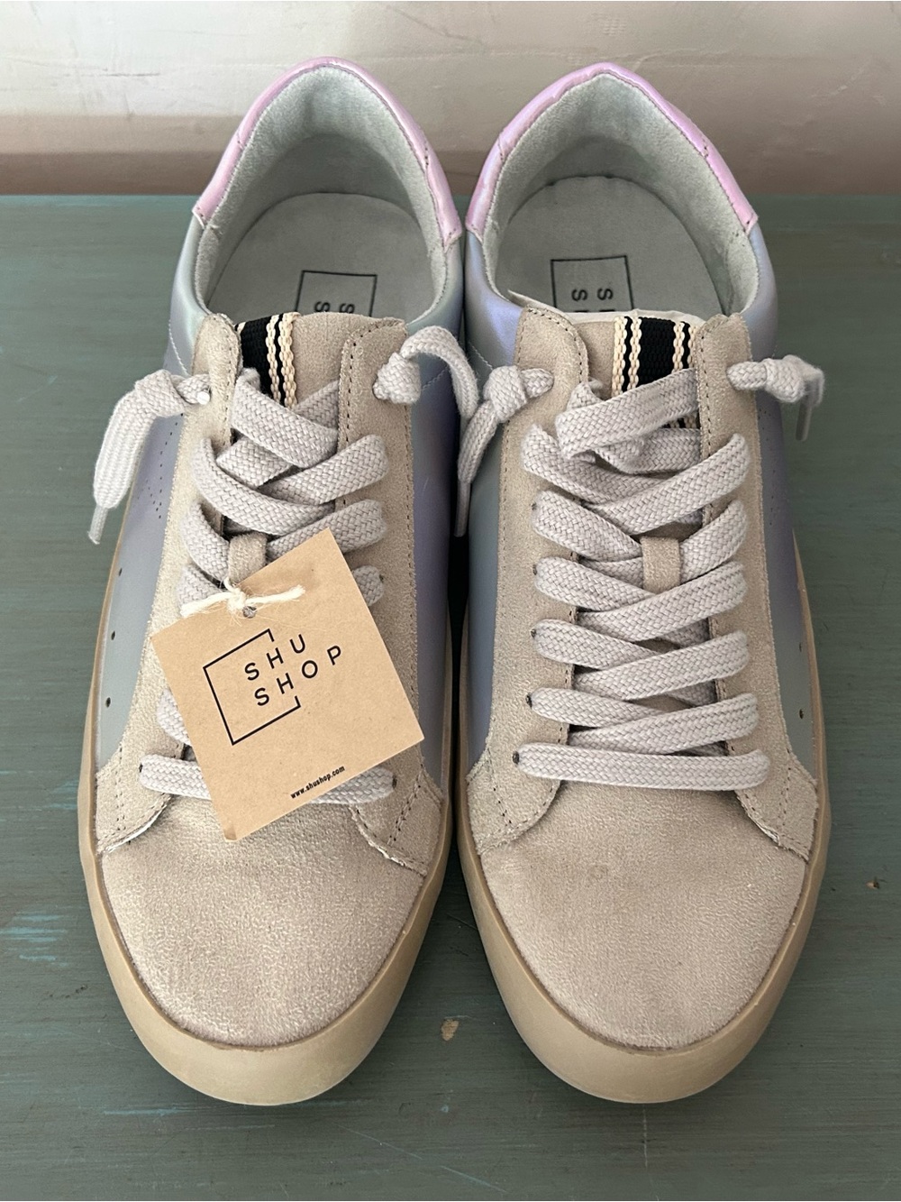 ShuShop Women's Iridescent Silver & Pink Low-Top Sneakers - Picture 2 of 6